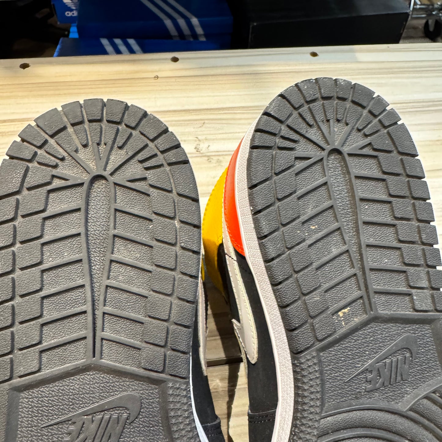 USED Jordan 1 Mid Black Amarillo Team Orange (GS)