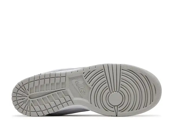 Nike SB Dunk Low Supreme 94 White Metallic Silver