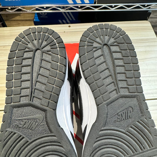 USED Nike Dunk Low Panda