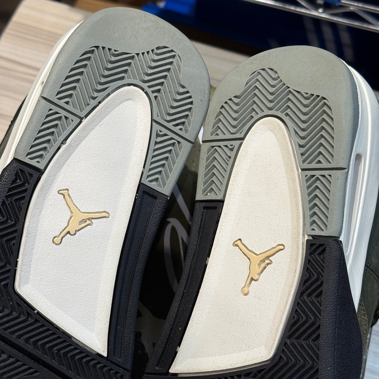 USED Jordan 4 SE Craft Olive