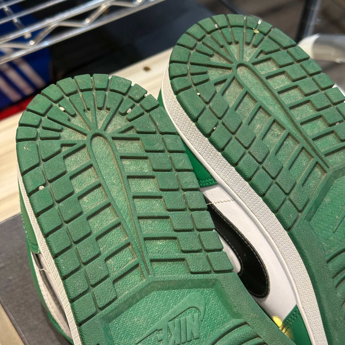 USED Jordan 1 Low Pine Green