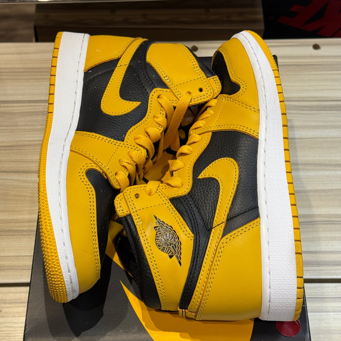 USED Jordan 1 Retro High OG Pollen (GS)