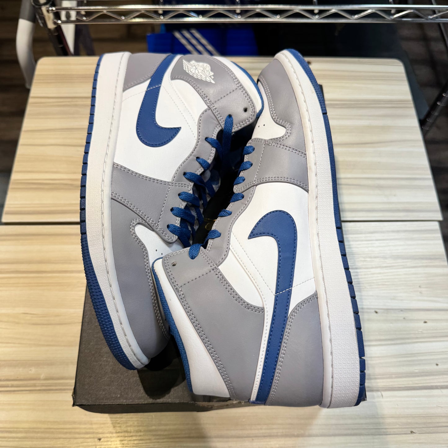 USED Jordan 1 Mid True Blue