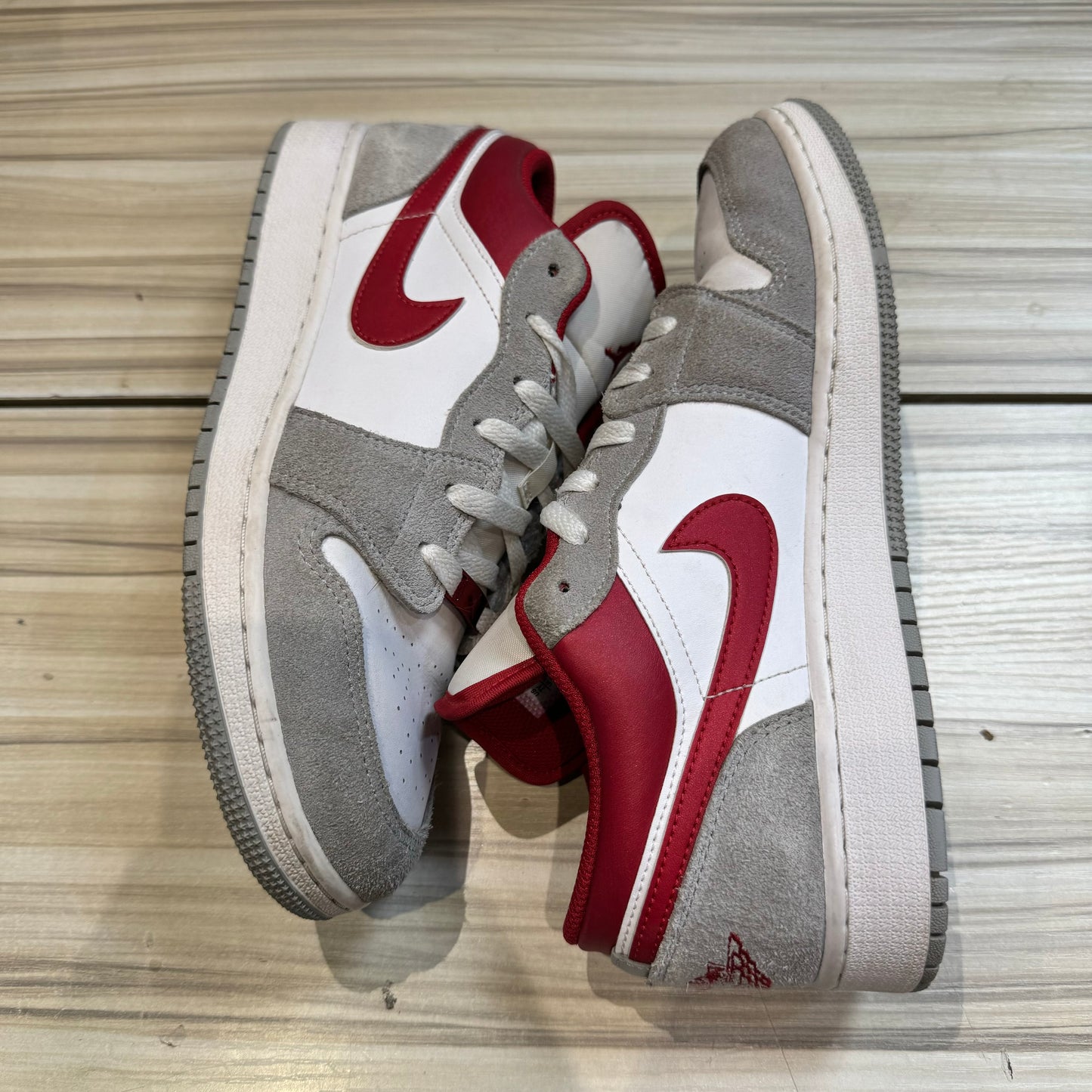 USED Jordan 1 Low SE Smoke Grey Gym Red (GS)