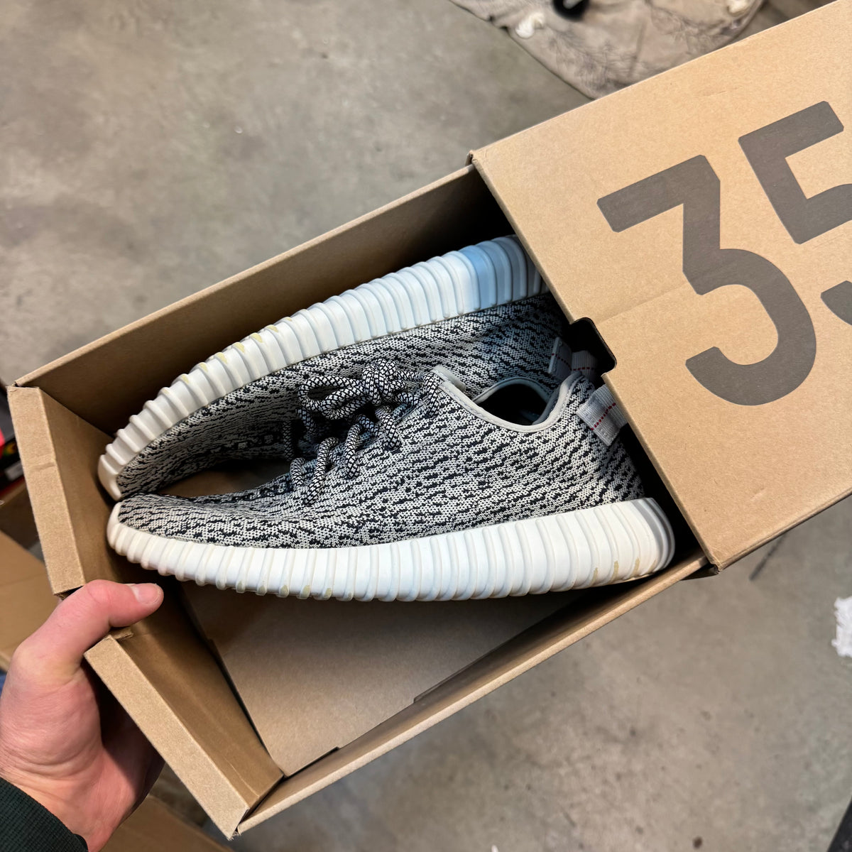 USED Yeezy Boost 350 Turtledove (2022)