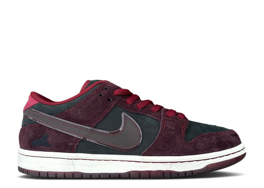 Nike SB Dunk Low Riot Skateshop