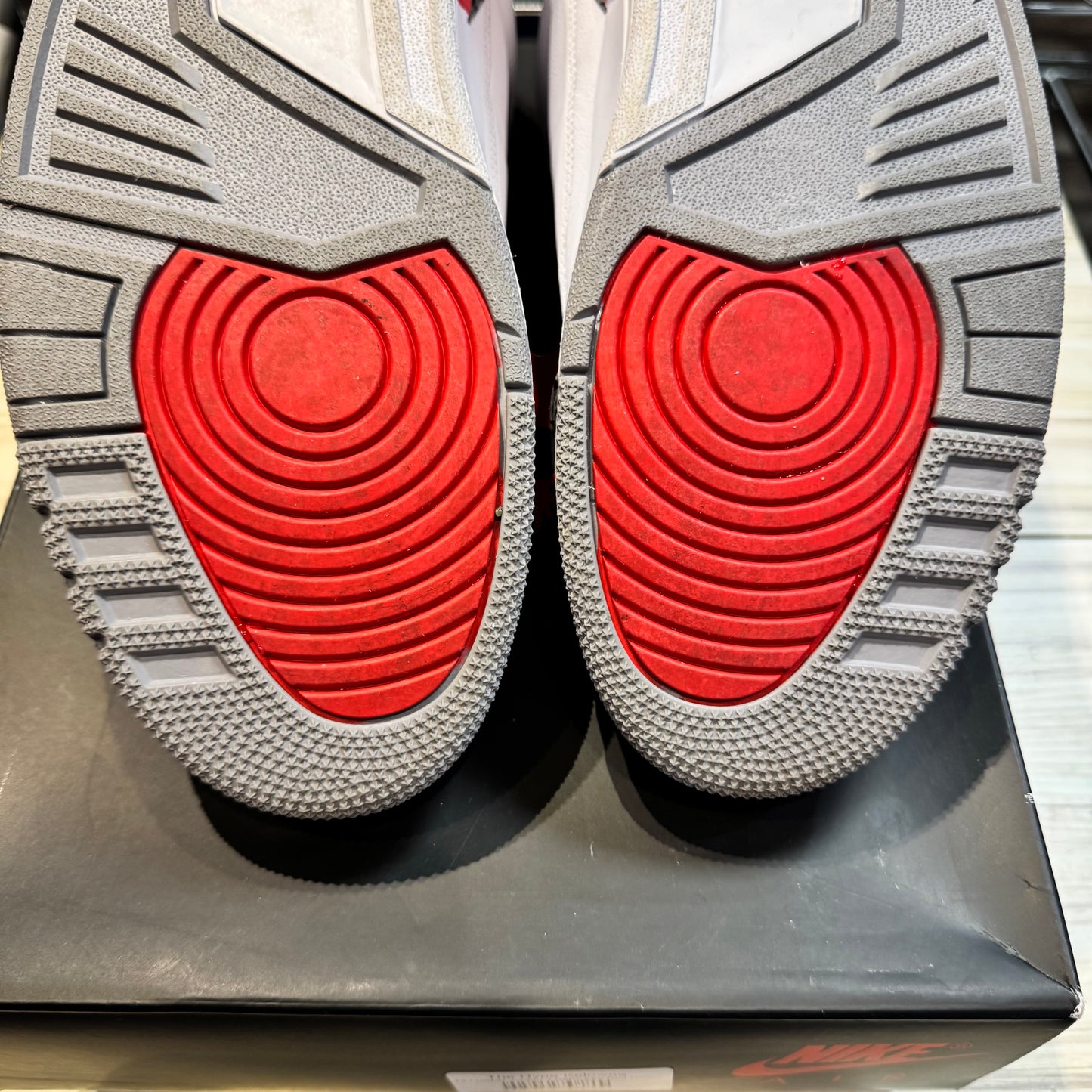 USED Jordan 3 Retro Fire Red (2022)