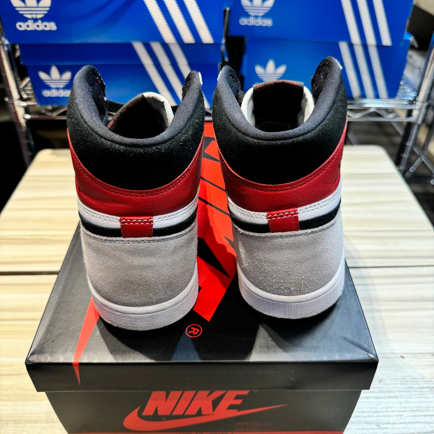 USED Jordan 1 Retro High Light Smoke Grey