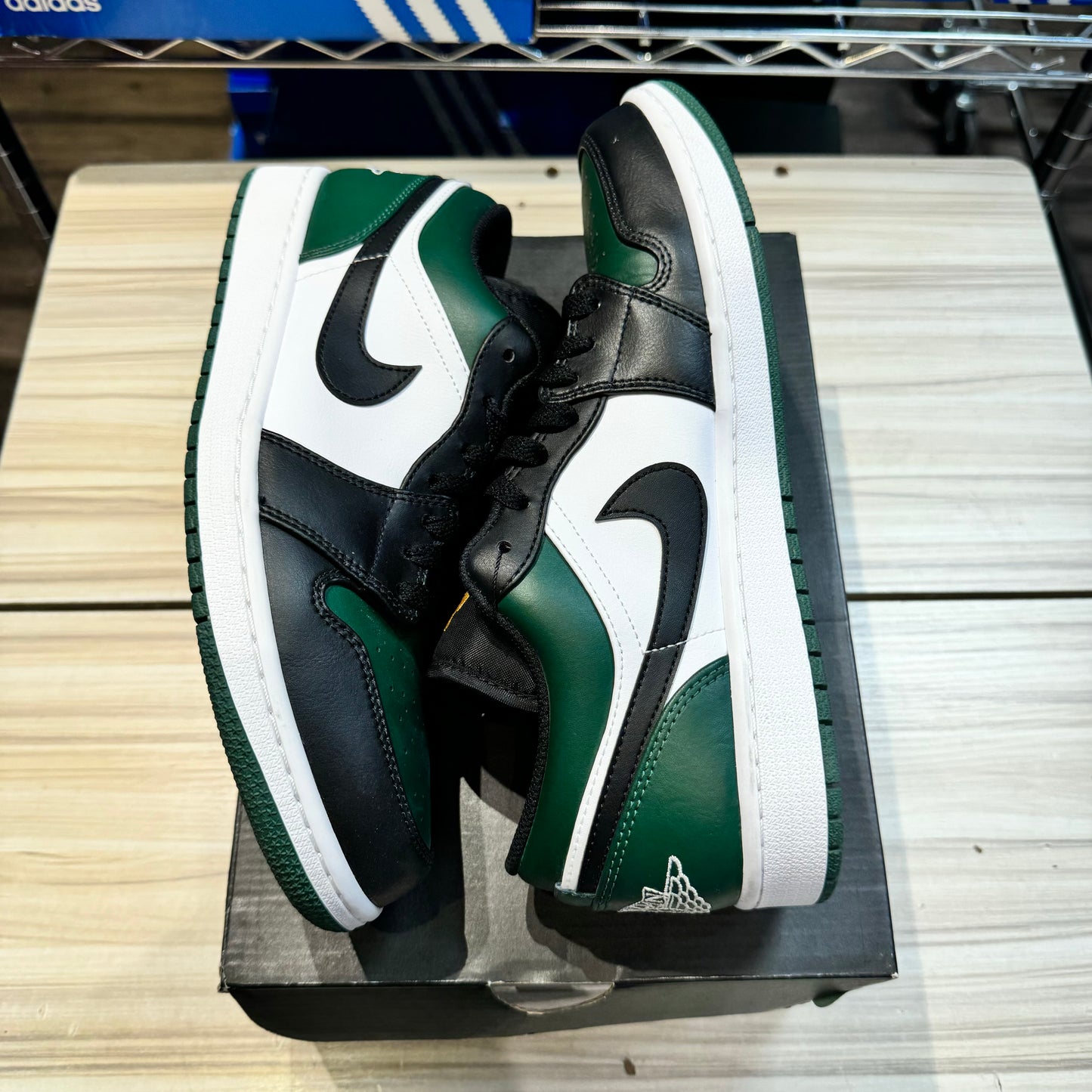 USED Jordan 1 Low Green Toe
