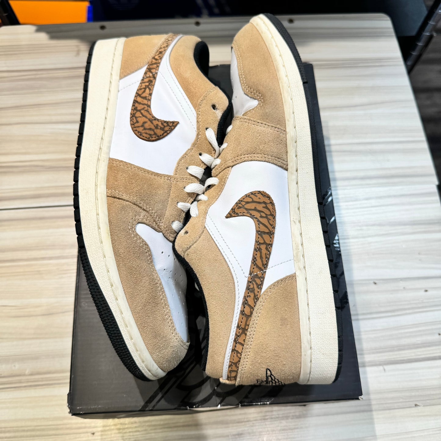USED Jordan 1 Low SE Brown Elephant