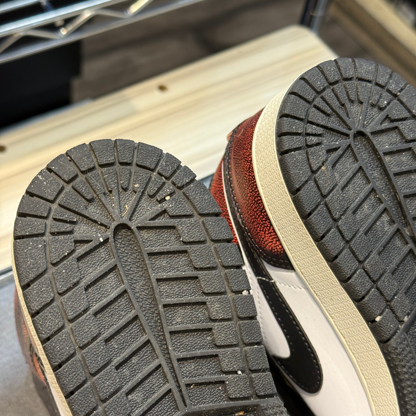 USED Jordan 1 Mid Chicago Wear Away (GS)