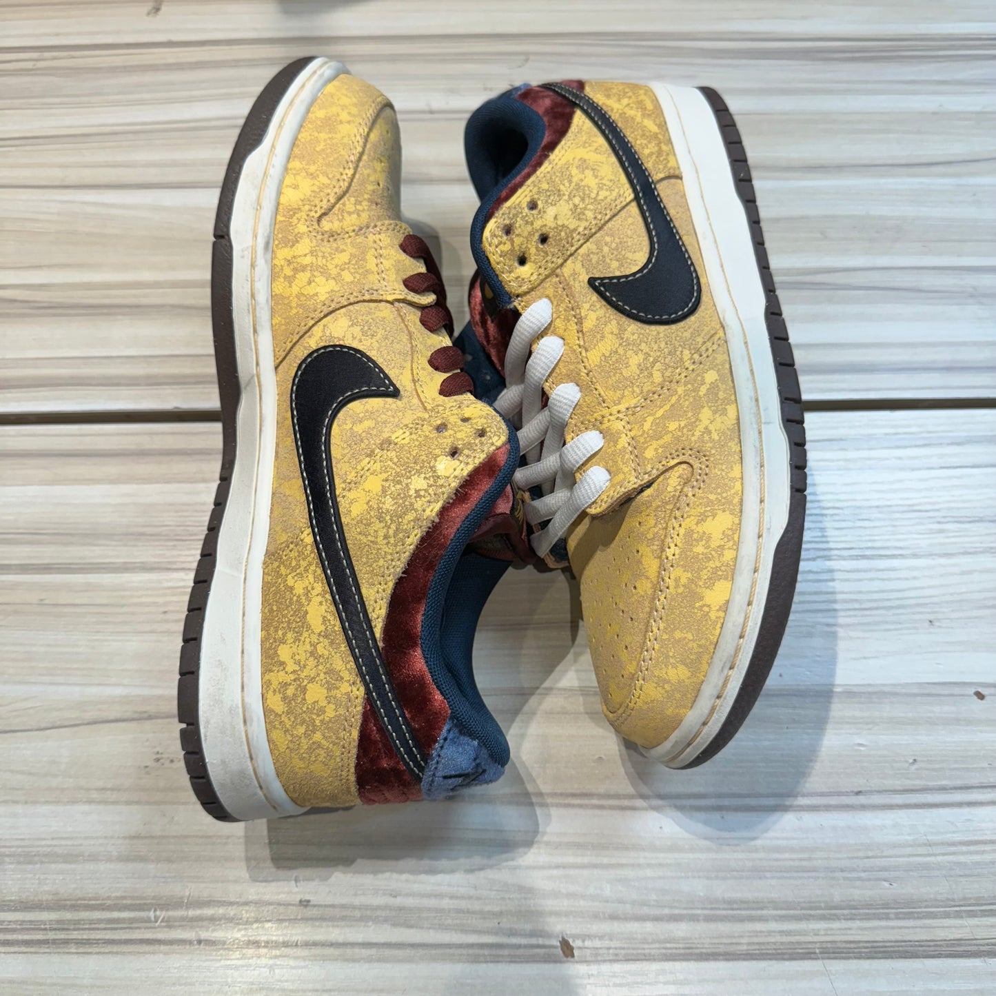 USED Nike SB Dunk Low City of Cinema