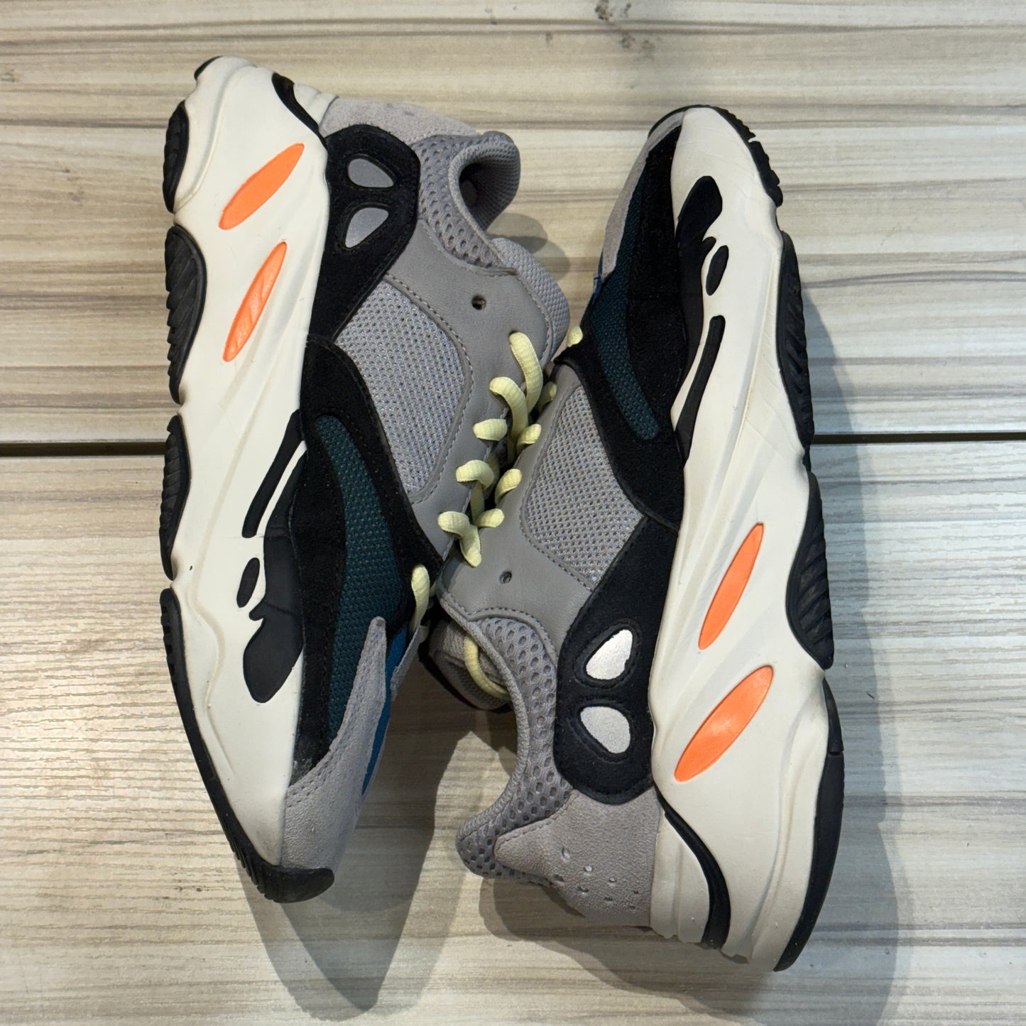 USED Yeezy 700 Waverunner