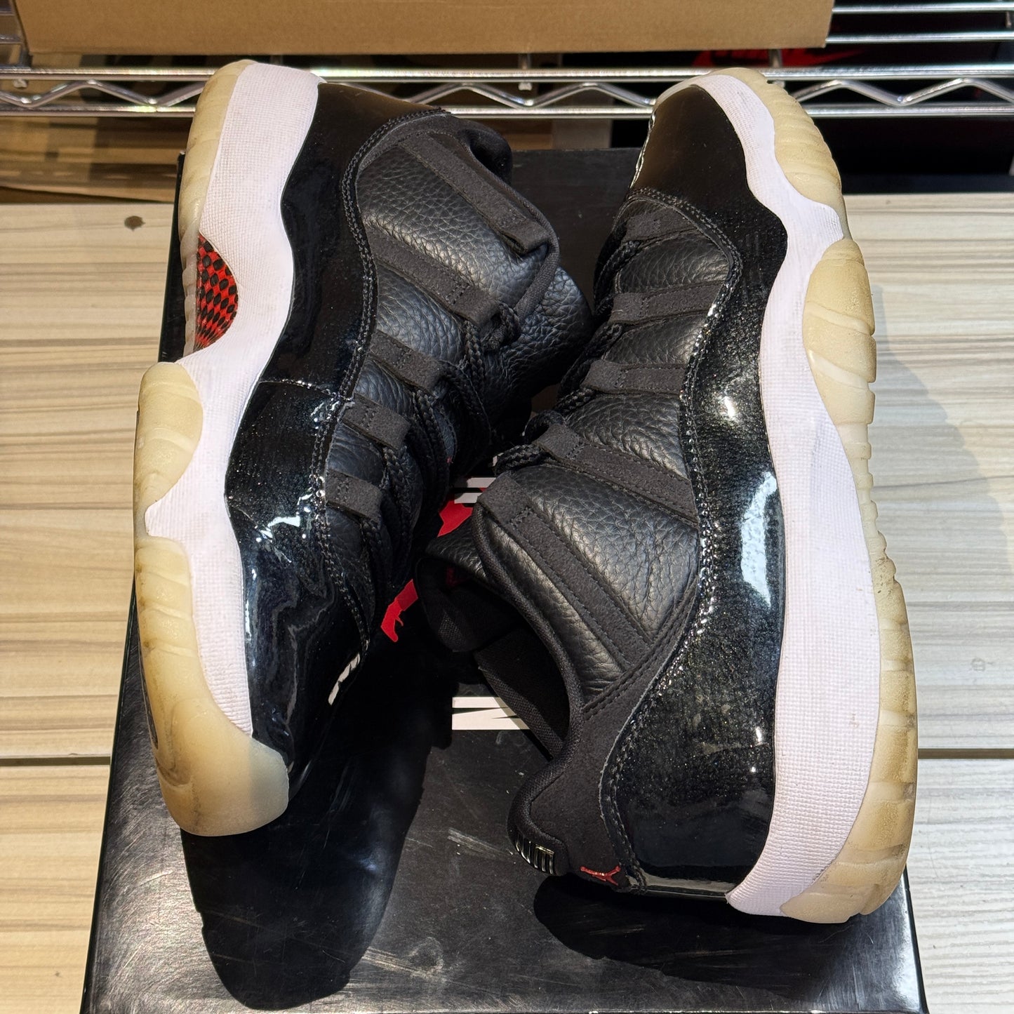 USED Jordan 11 Retro Low 72-10