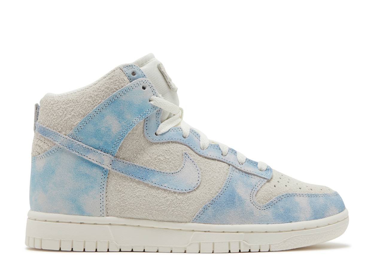 Nike Dunk High SE Clouds Celestine Blue (W)