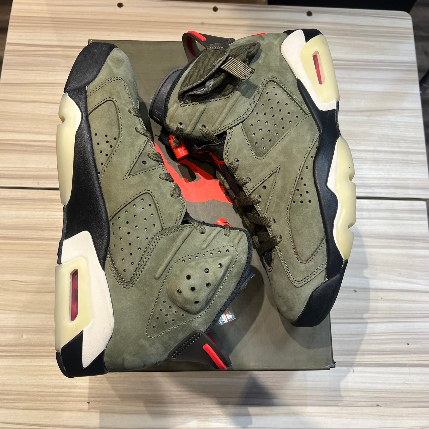 USED Jordan 6 Retro Travis Scott Olive