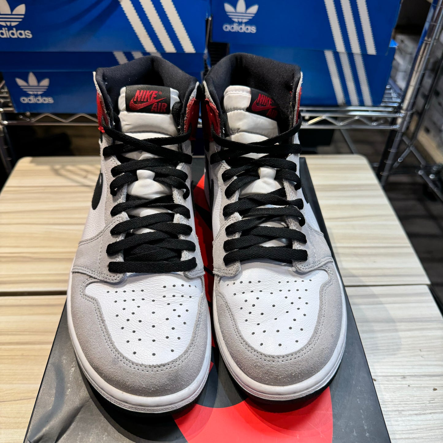 USED Jordan 1 Retro High Light Smoke Grey