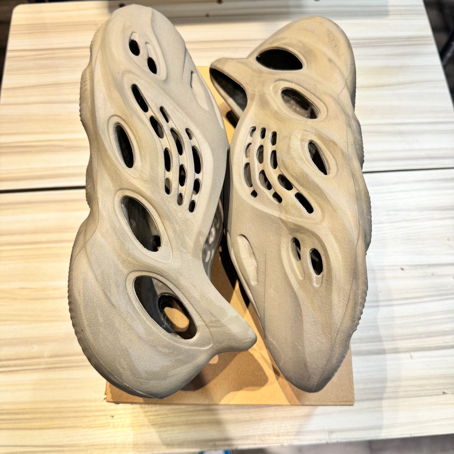 USED Yeezy Foam RNNR Stone Sage