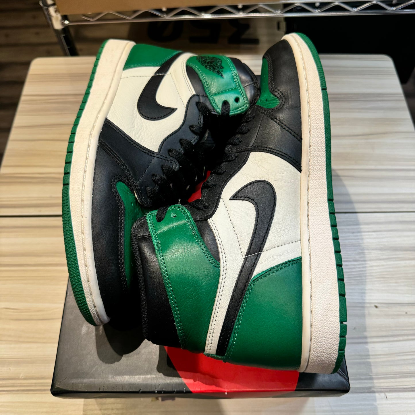 USED Jordan 1 Retro High Pine Green