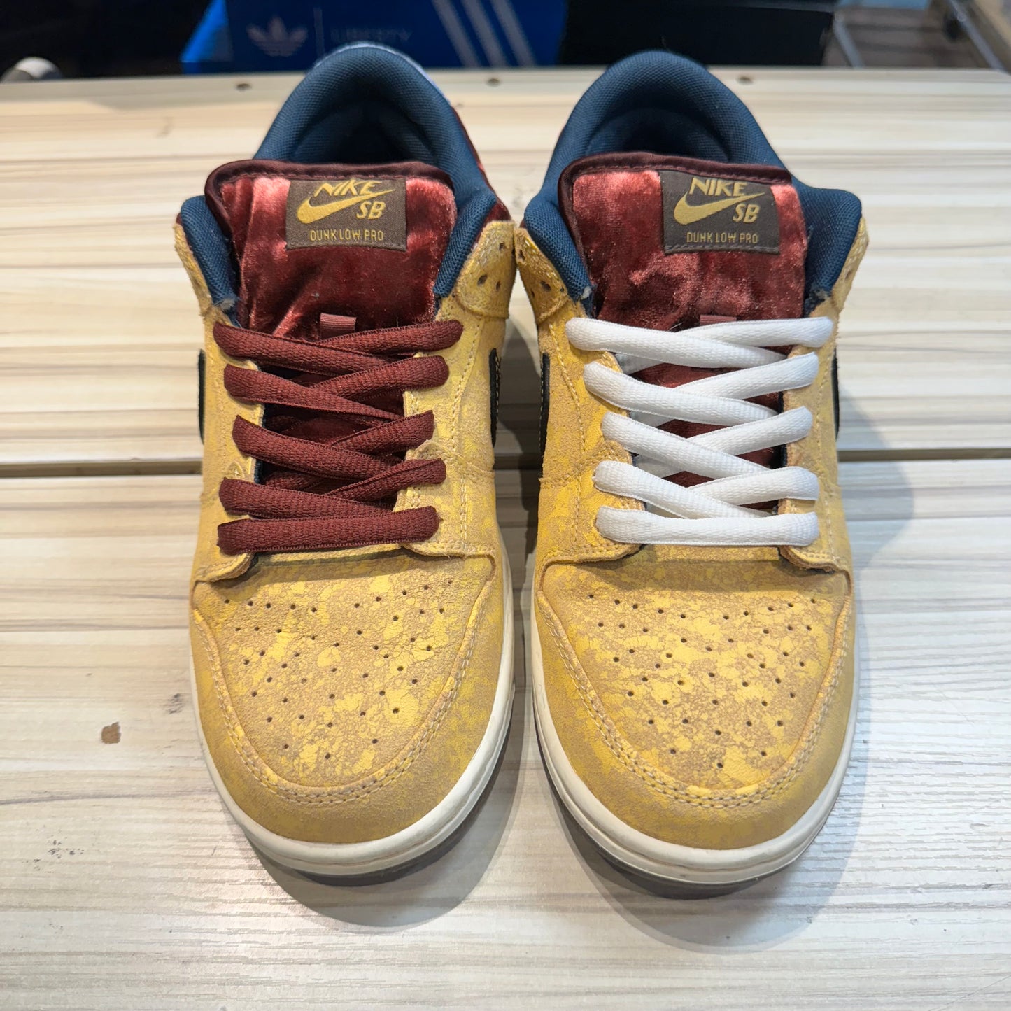 USED Nike SB Dunk Low City of Cinema