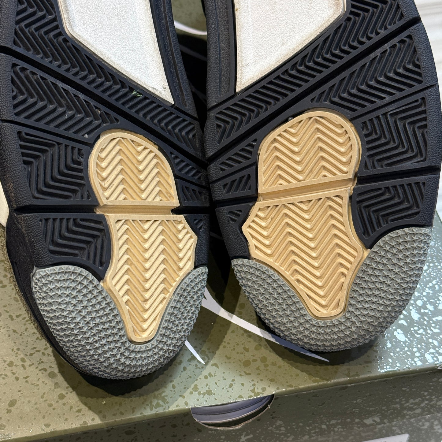 USED Jordan 4 SE Craft Olive