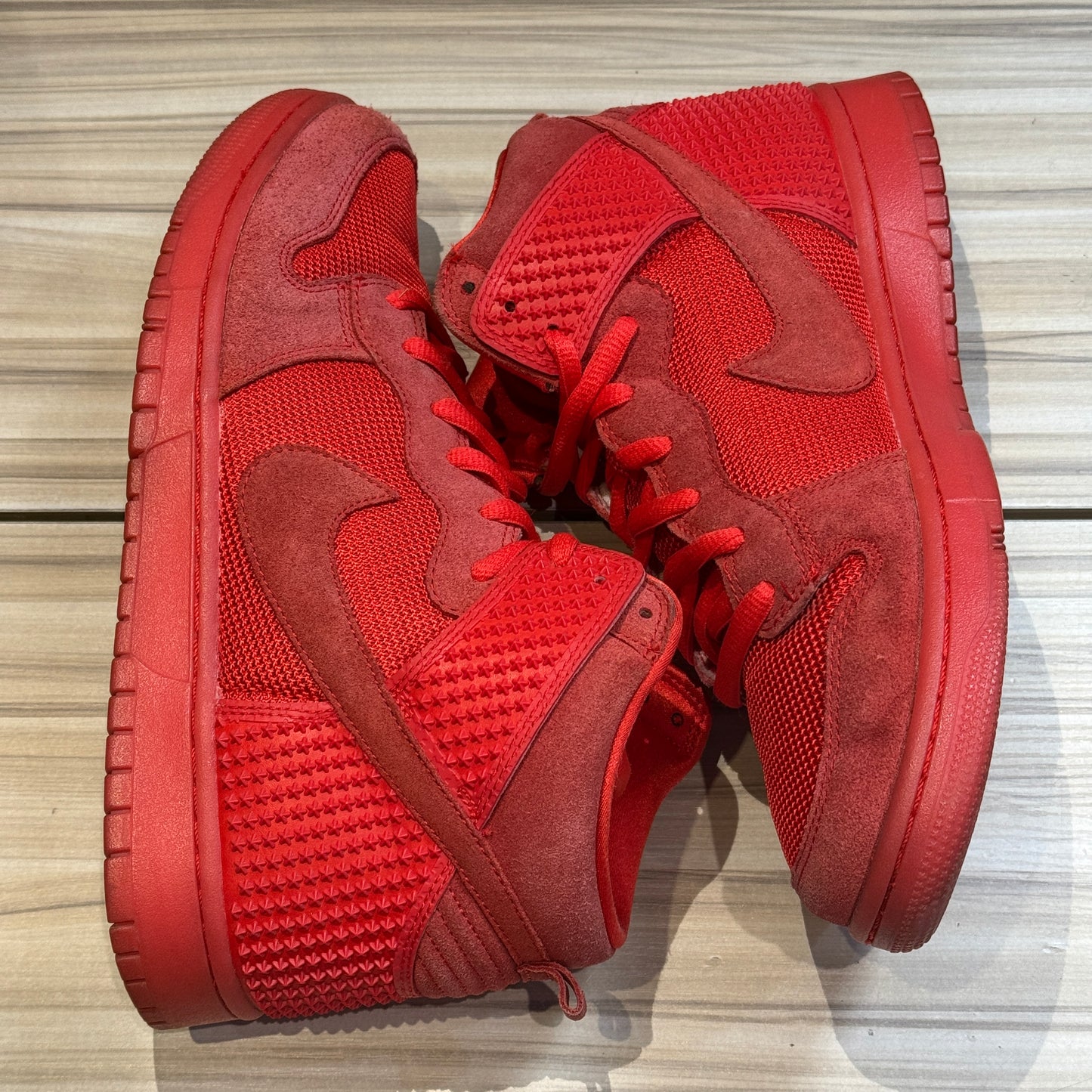 USED Nike Dunk High Red October