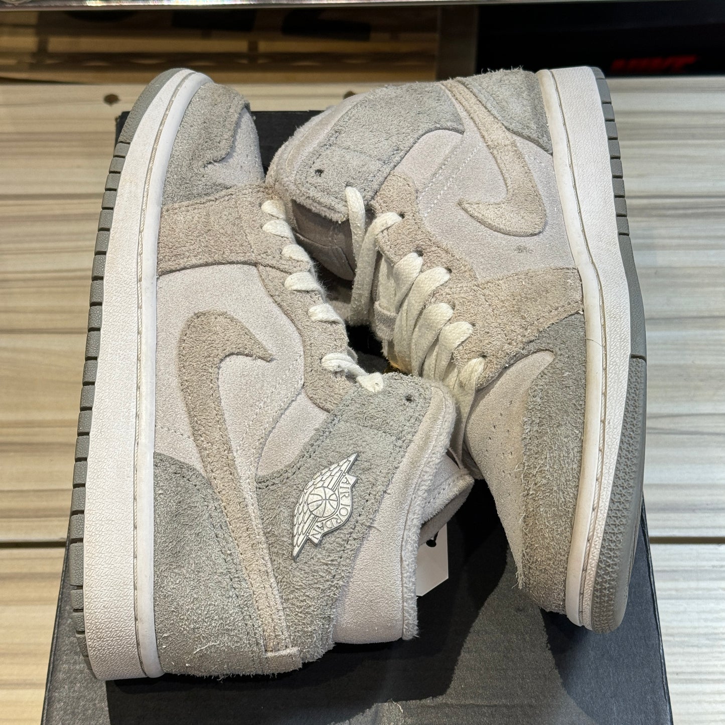 USED Jordan 1 Mid SE Particle Grey (W)