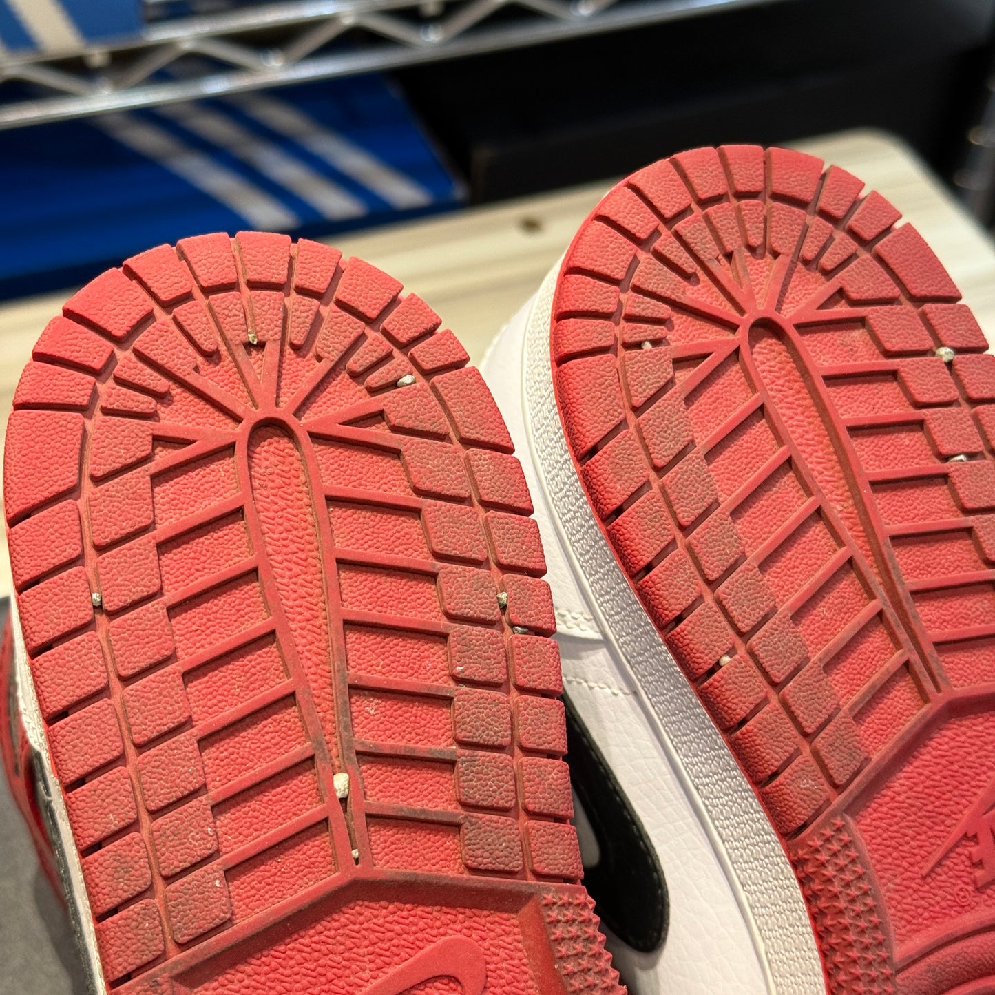 USED Jordan 1 Mid Chicago (2020) (GS)