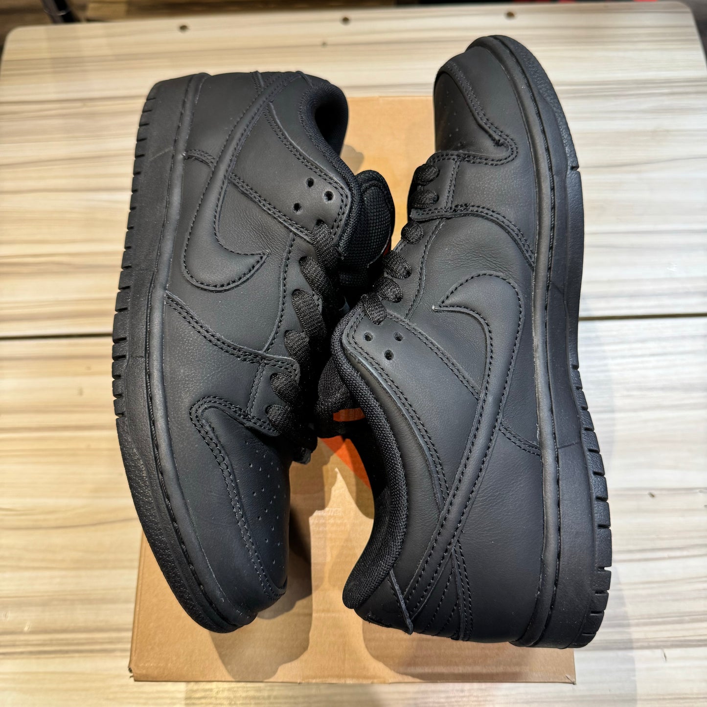 USED Nike SB Dunk Low Pro Triple Black