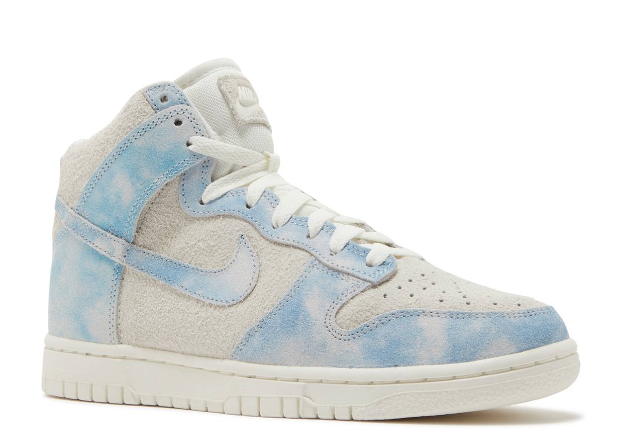 Nike Dunk High SE Clouds Celestine Blue (W)