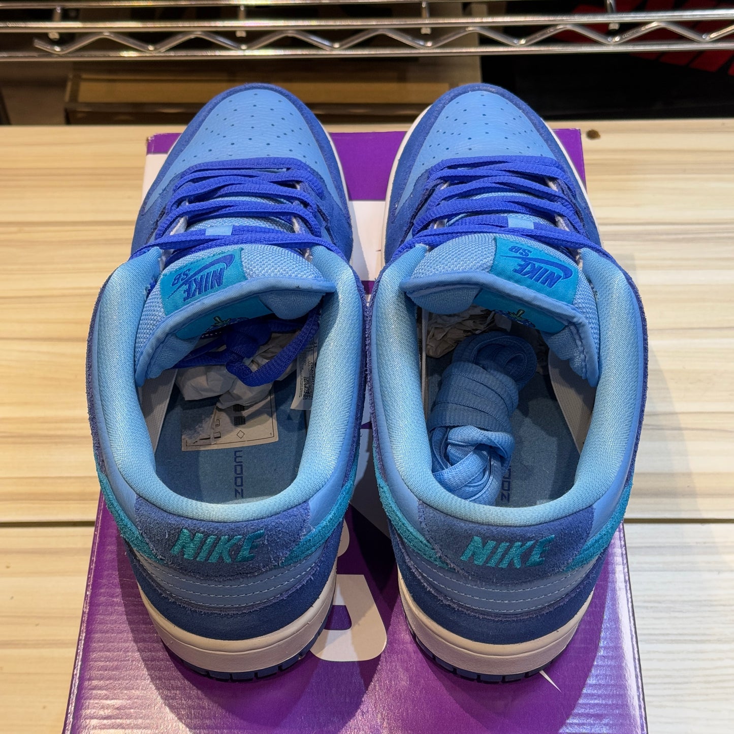 USED Nike SB Dunk Low Blue Raspberry