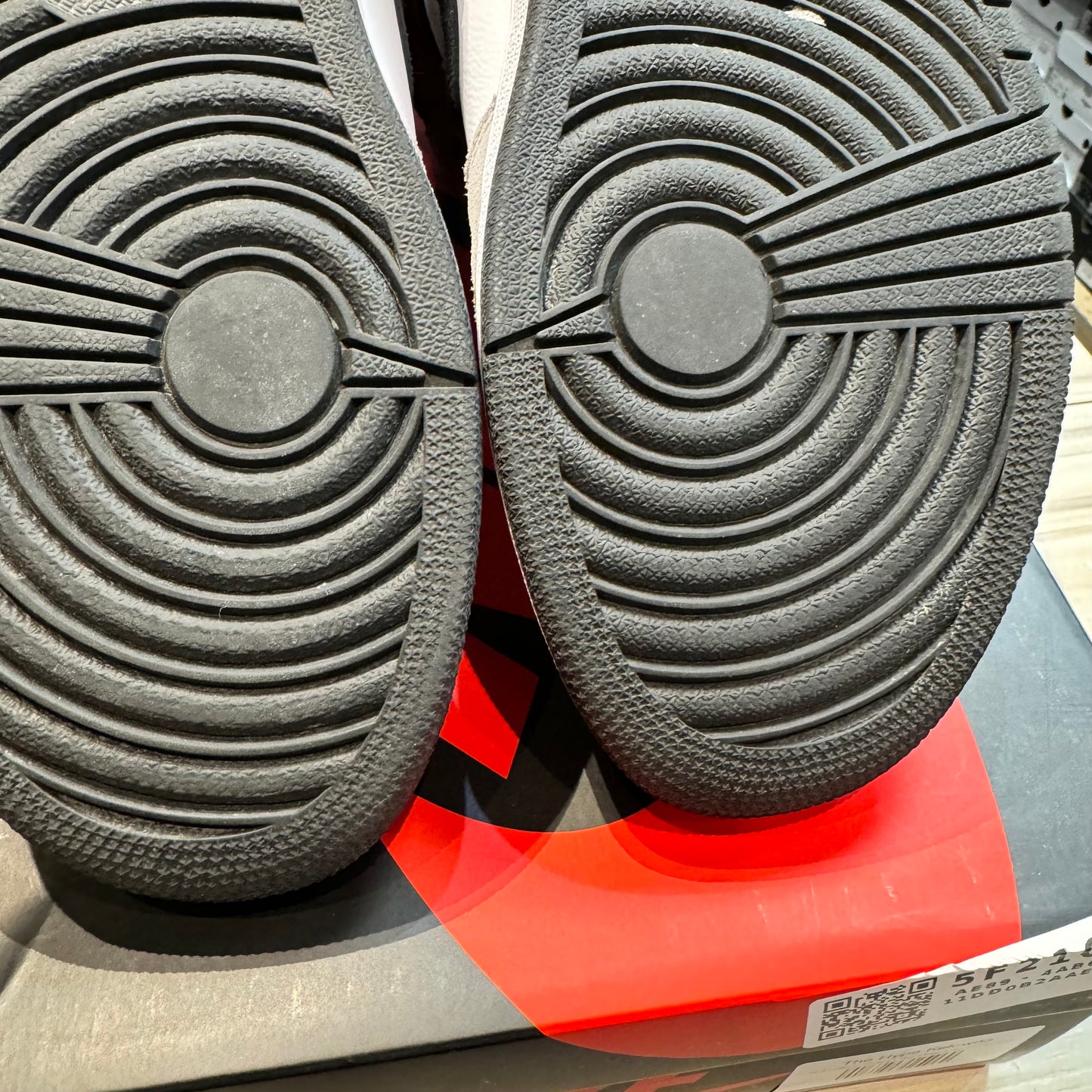 USED Jordan 1 Retro High Light Smoke Grey