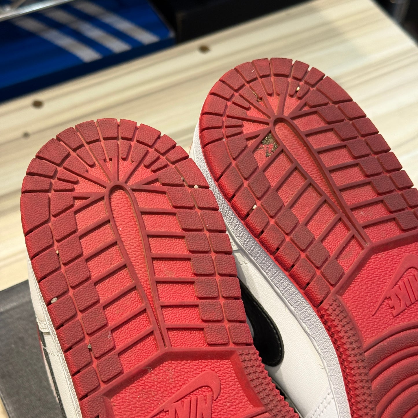 USED Jordan 1 Low White Gym Red (GS)