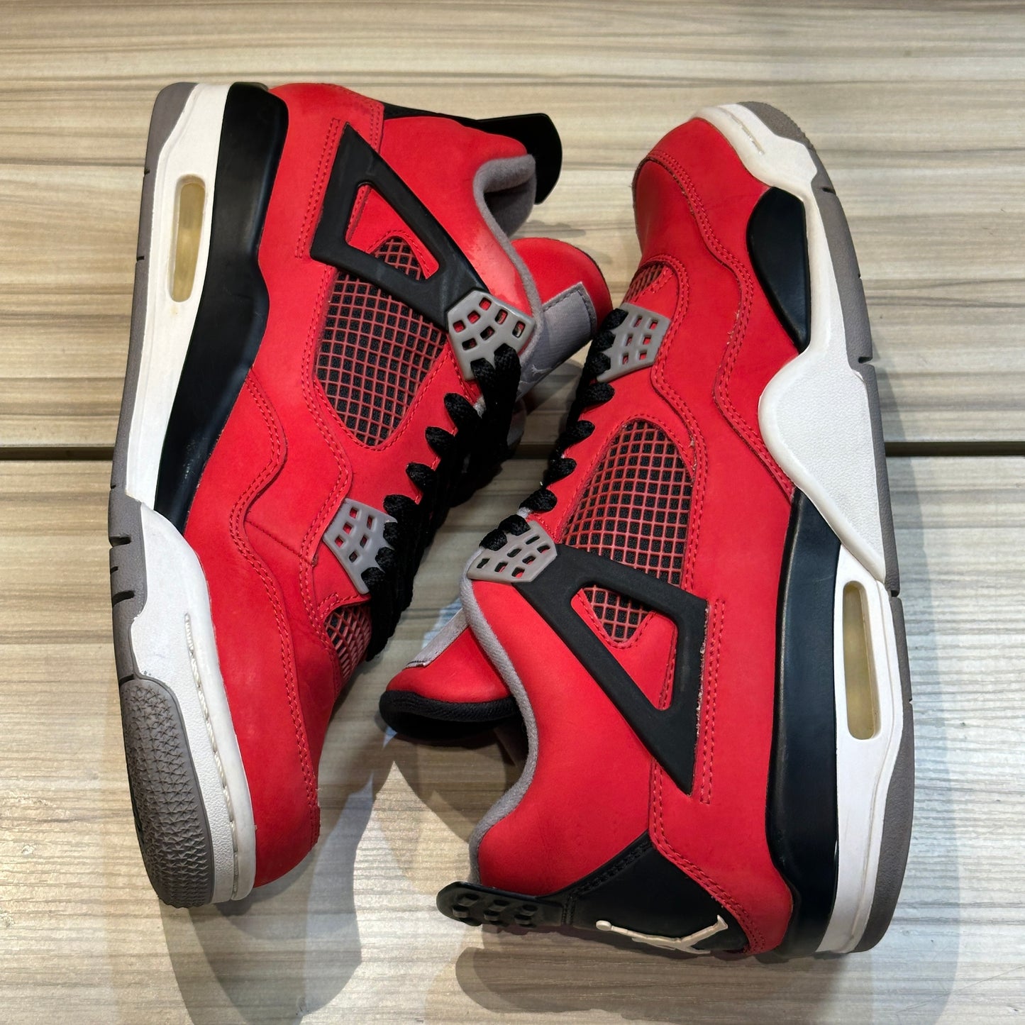 USED Jordan 4 Retro Toro Bravo