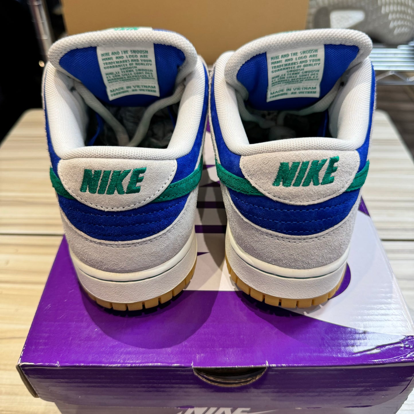 USED Nike SB Dunk Low Hyper Royal Malachite