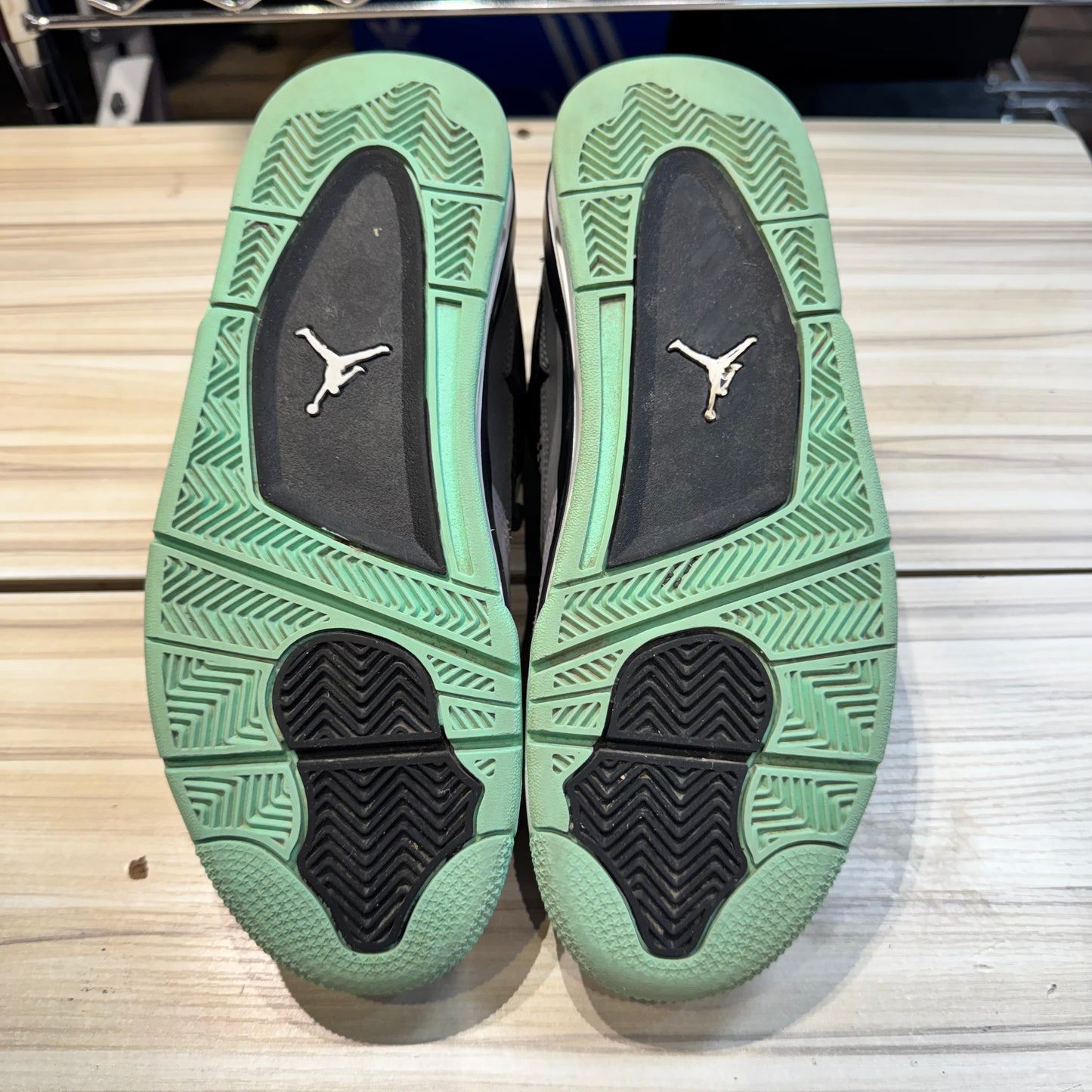 USED Jordan 4 Retro Green Glow