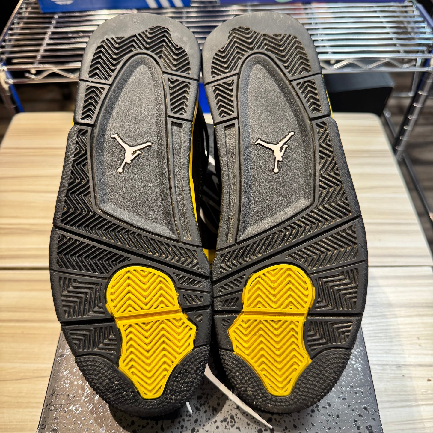USED Jordan 4 Retro Yellow Thunder (2023)