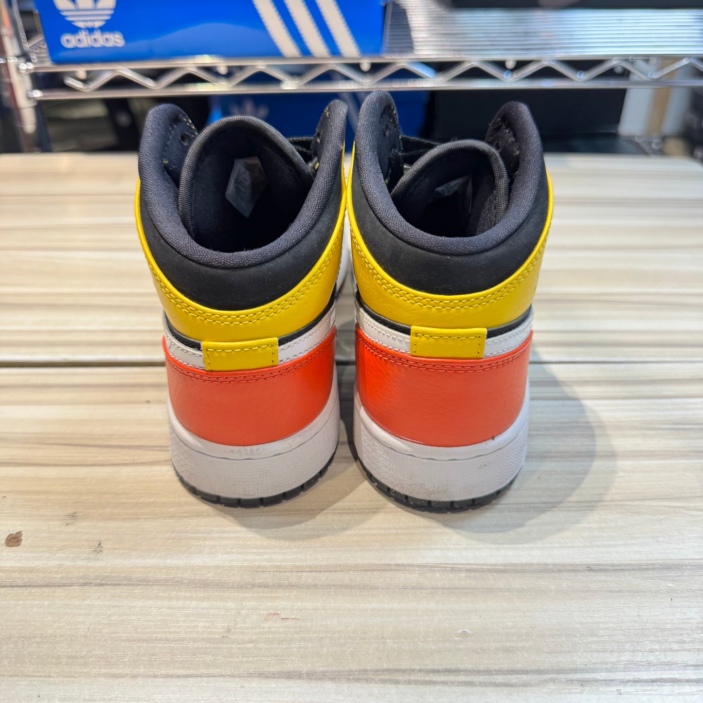USED Jordan 1 Mid Black Amarillo Team Orange (GS)