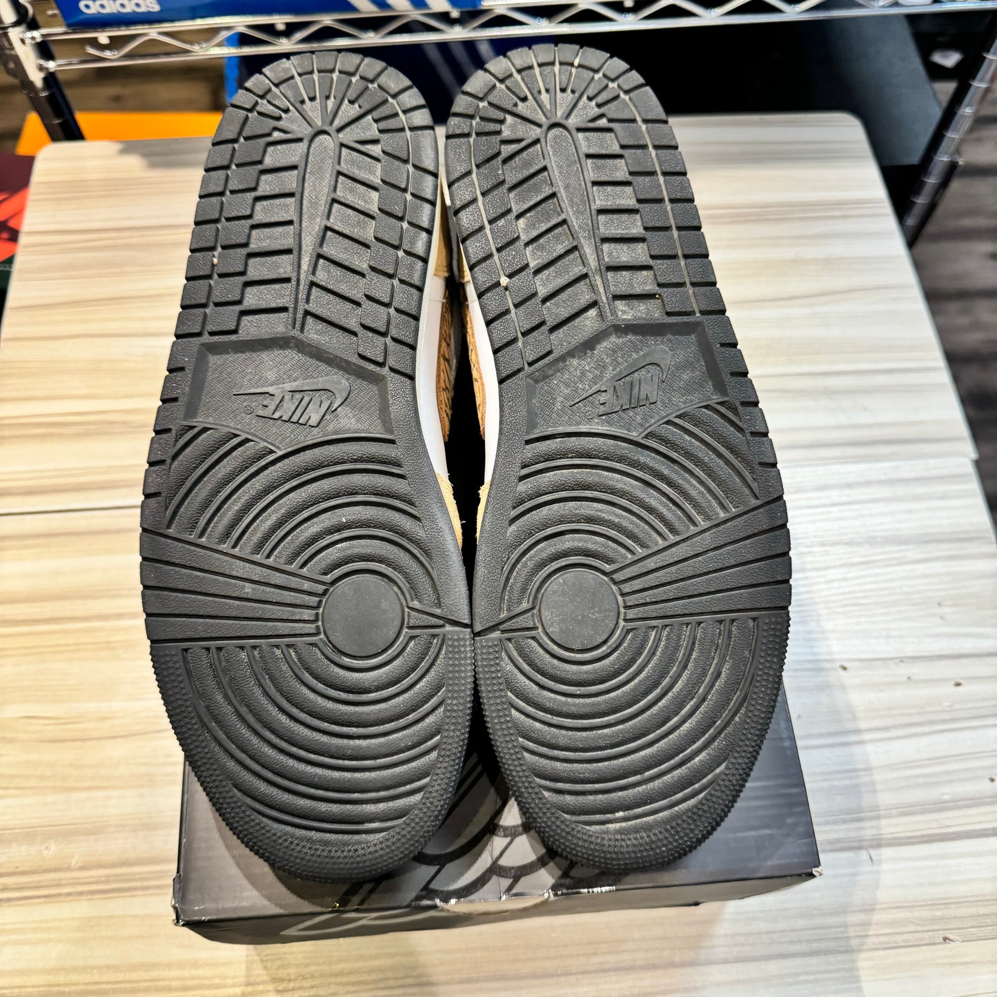 USED Jordan 1 Low SE Brown Elephant