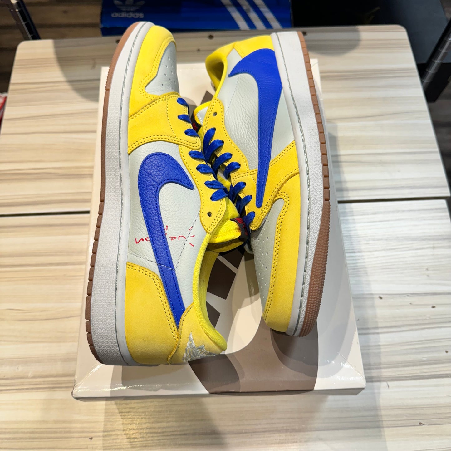 USED Jordan 1 Retro Low OG SP Travis Scott Canary (W)