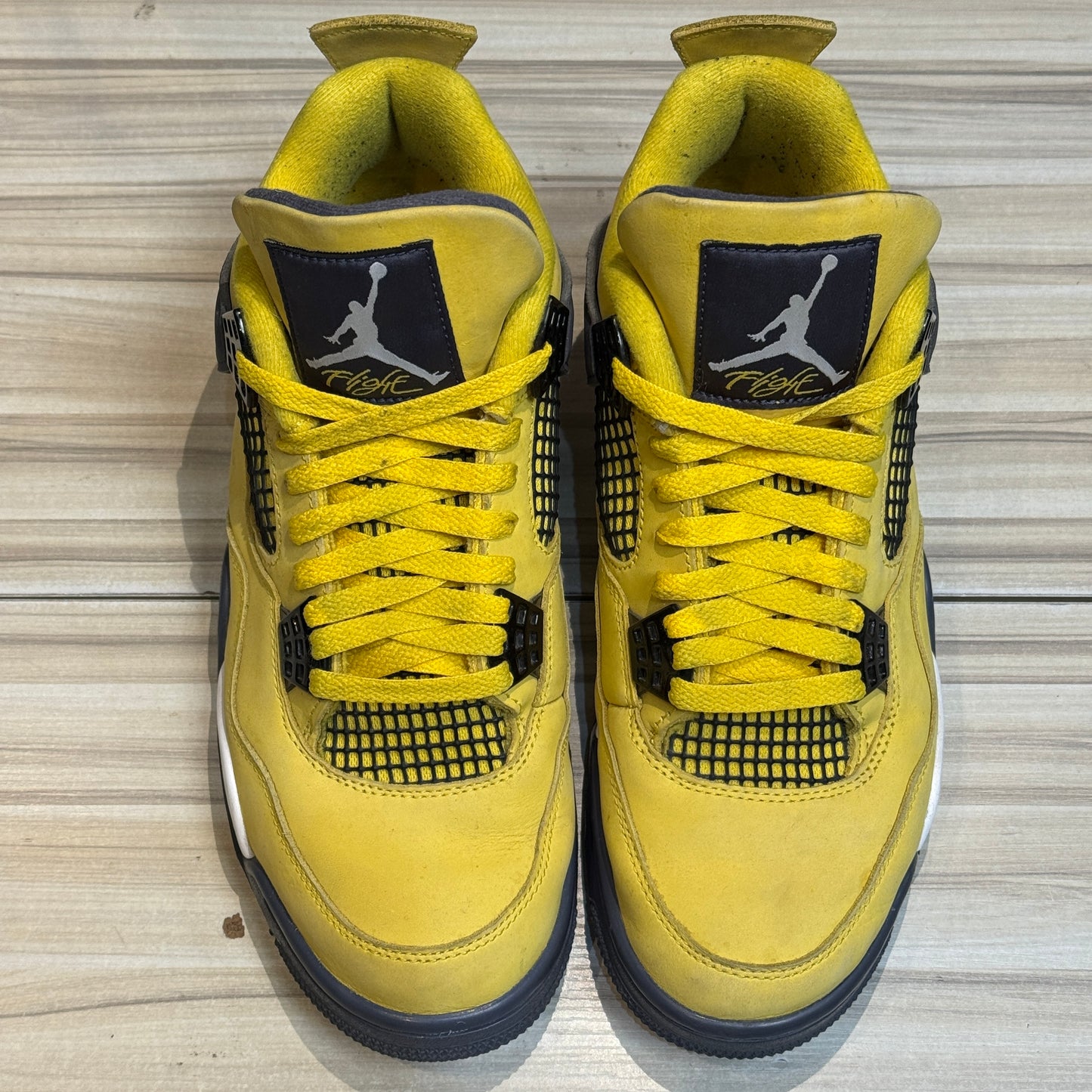 USED Jordan 4 Retro Lightning