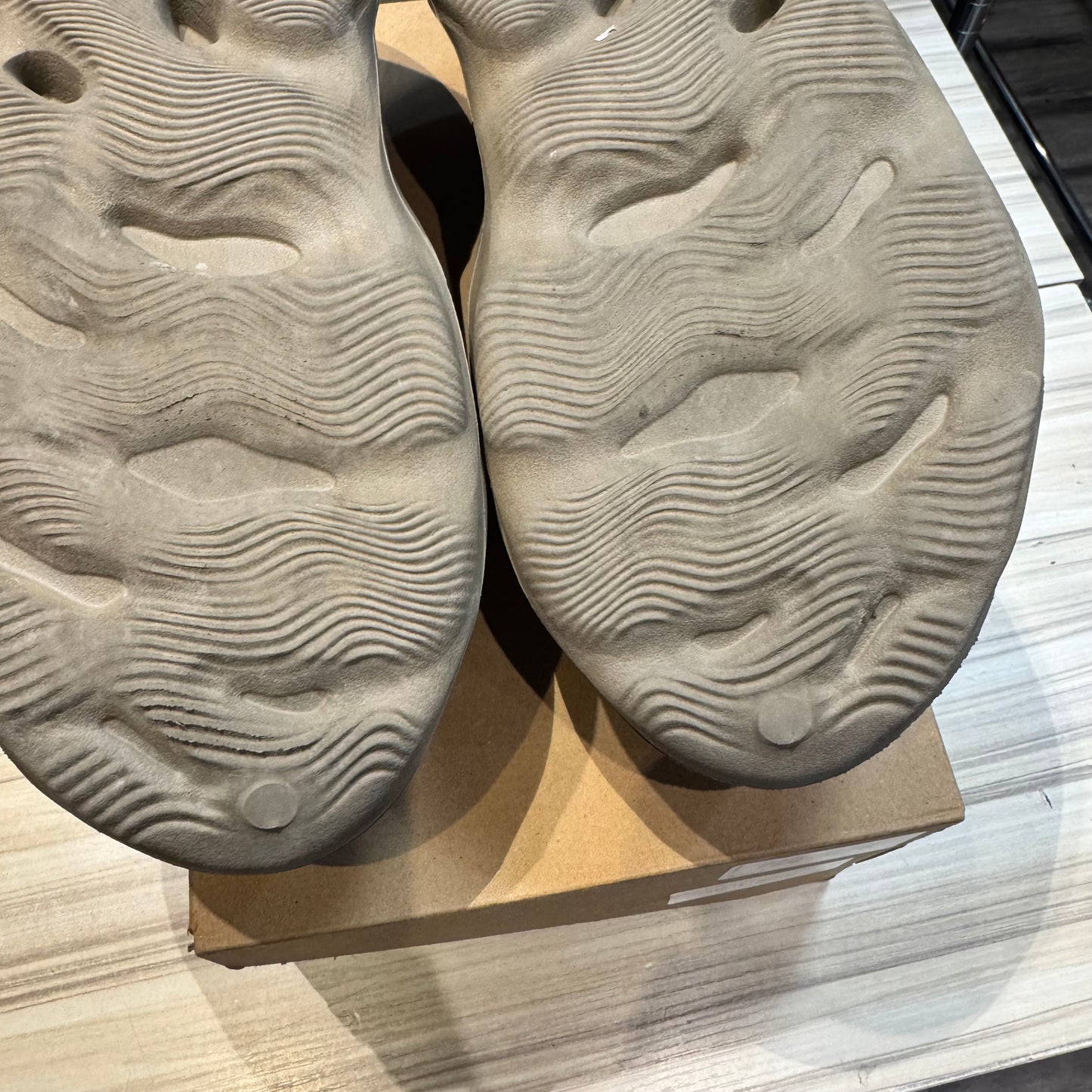 USED Yeezy Foam RNNR Stone Sage