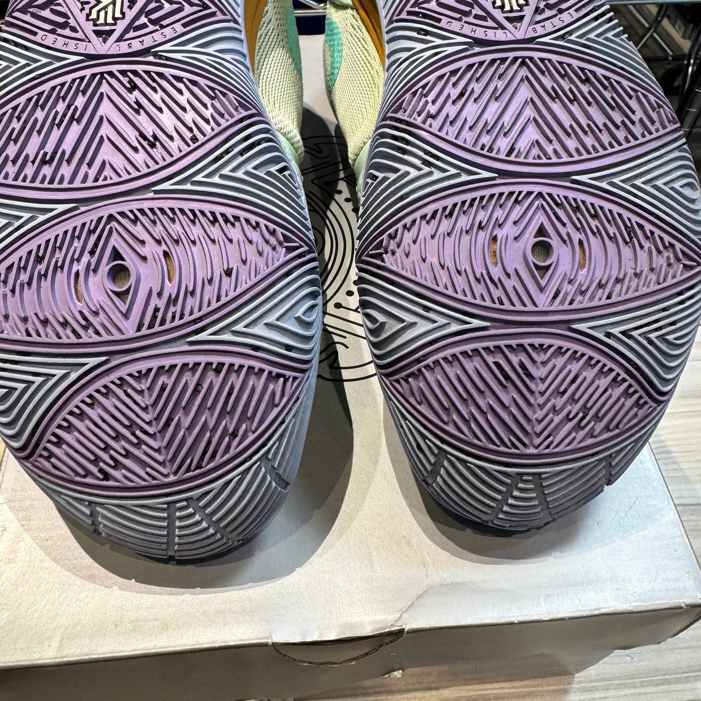 USED Nike Kyrie 5 Spongebob Squidward