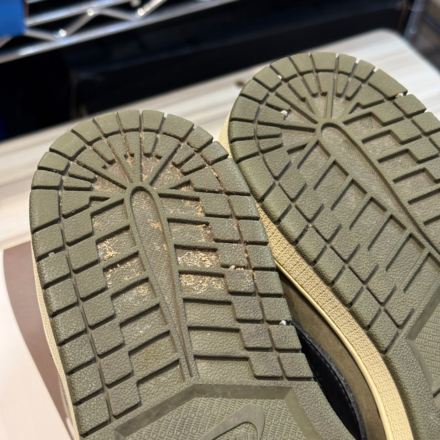 USED Jordan 1 Retro Low OG SP Travis Scott Medium Olive