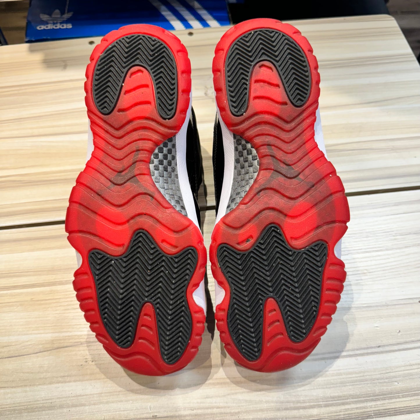 USED Jordan 11 Retro Playoffs (2012)