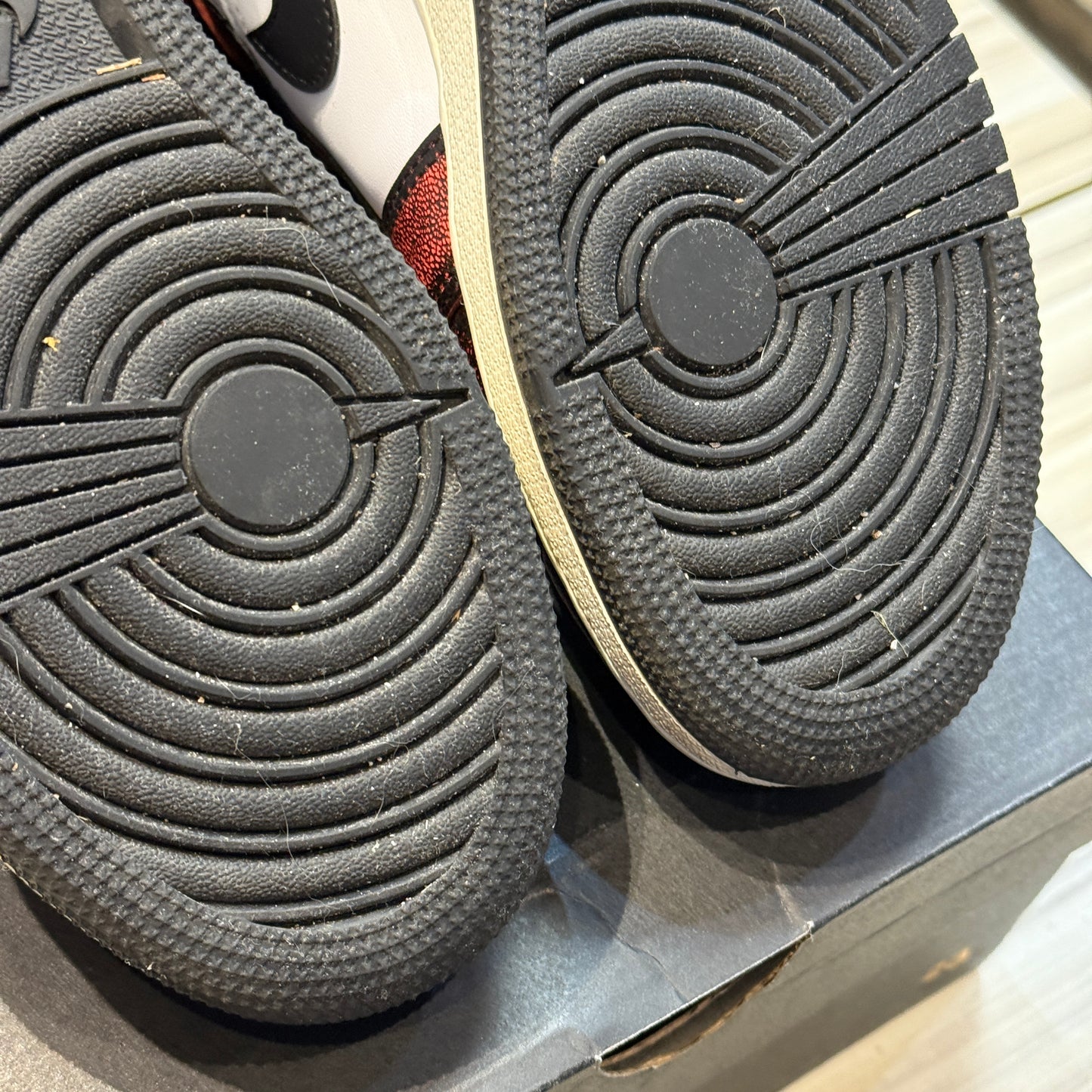 USED Jordan 1 Mid Chicago Wear Away (GS)