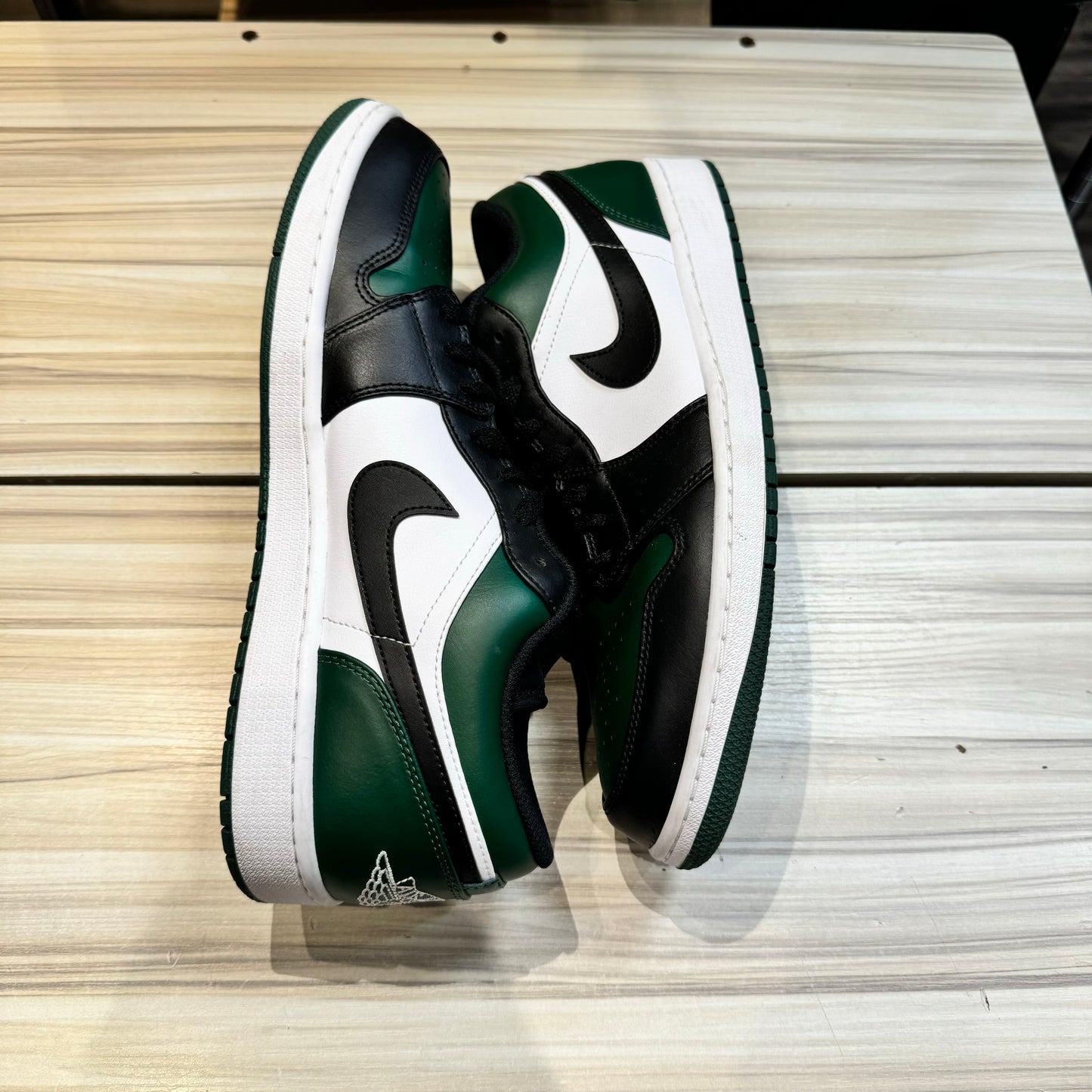 USED Jordan 1 Low Green Toe