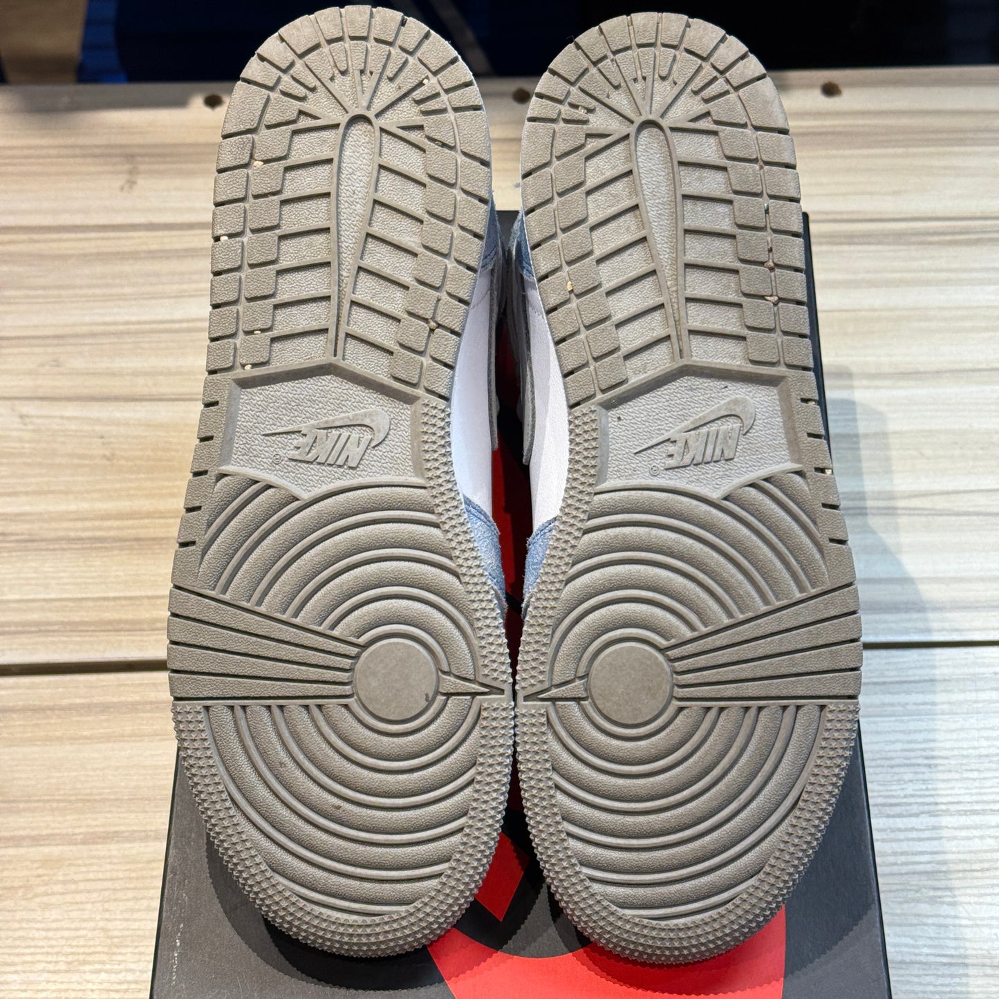 USED Jordan 1 High Hyper Royal GS