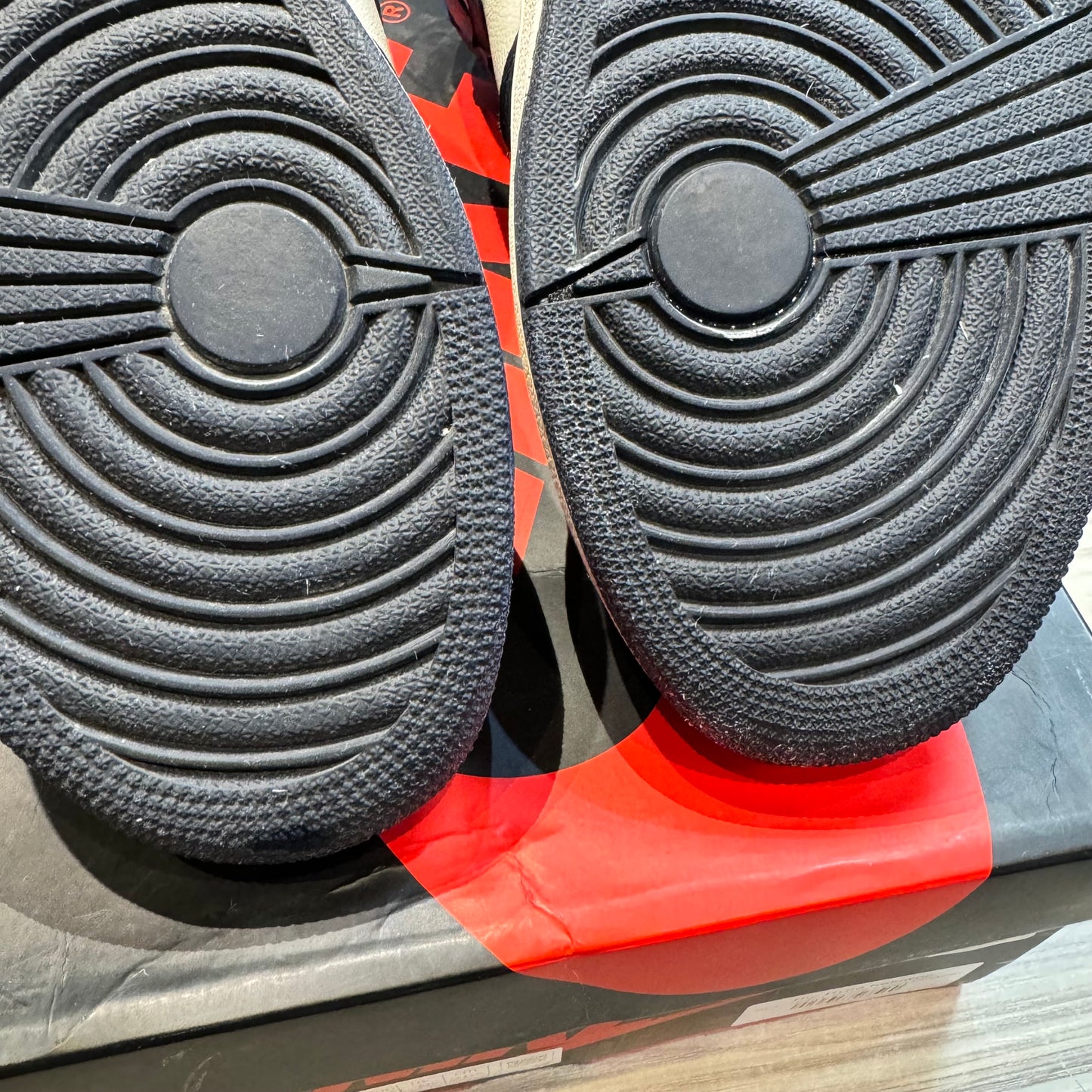 USED Jordan 1 High Obsidian