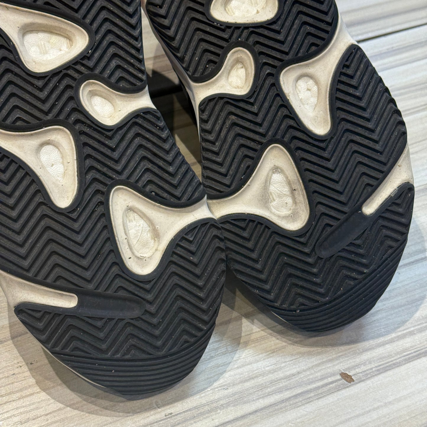 USED Yeezy 700 Waverunner